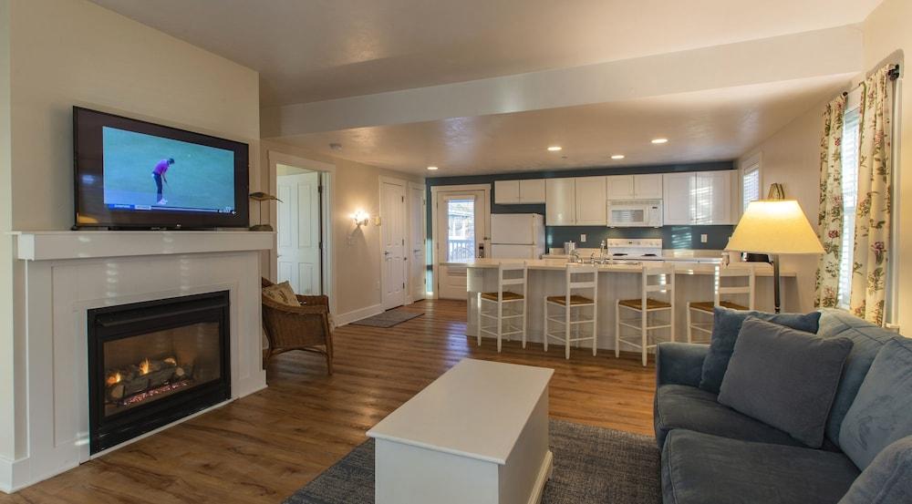 Edgewater Resort photo 59