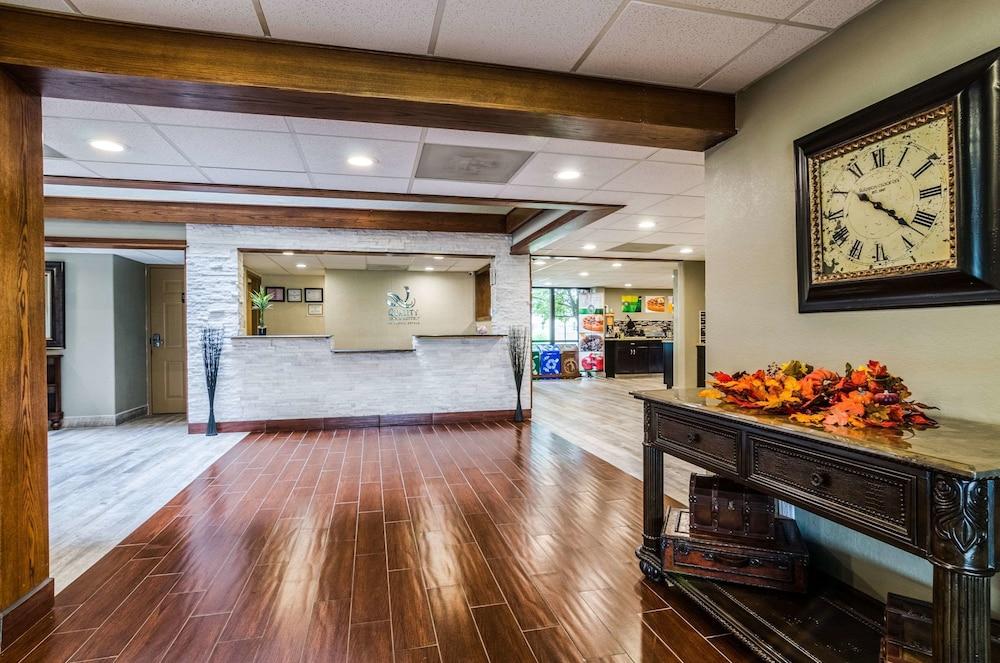 Quality Inn & Suites Winfield photo 52