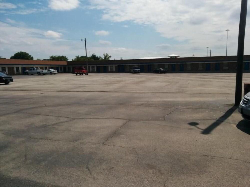 Budget Host Motel Gainesville photo 14