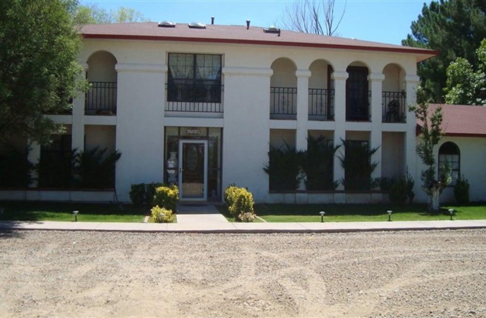 Tavares Inn photo 1