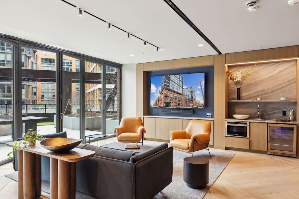 Placemakr Buzzard Point photo 20