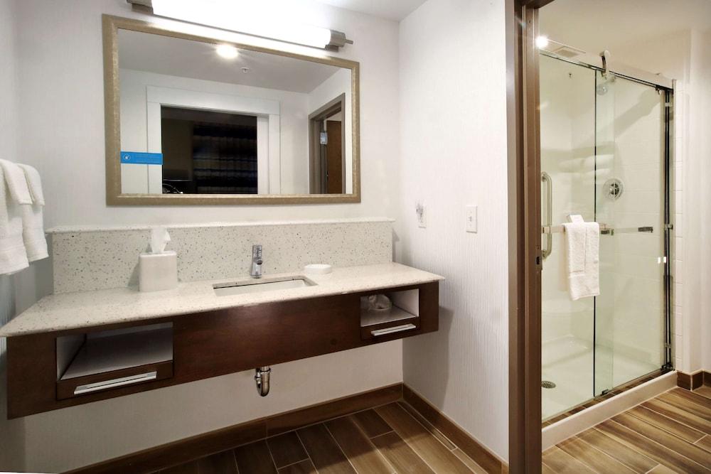 Hampton Inn & Suites Baltimore/Aberdeen photo 10