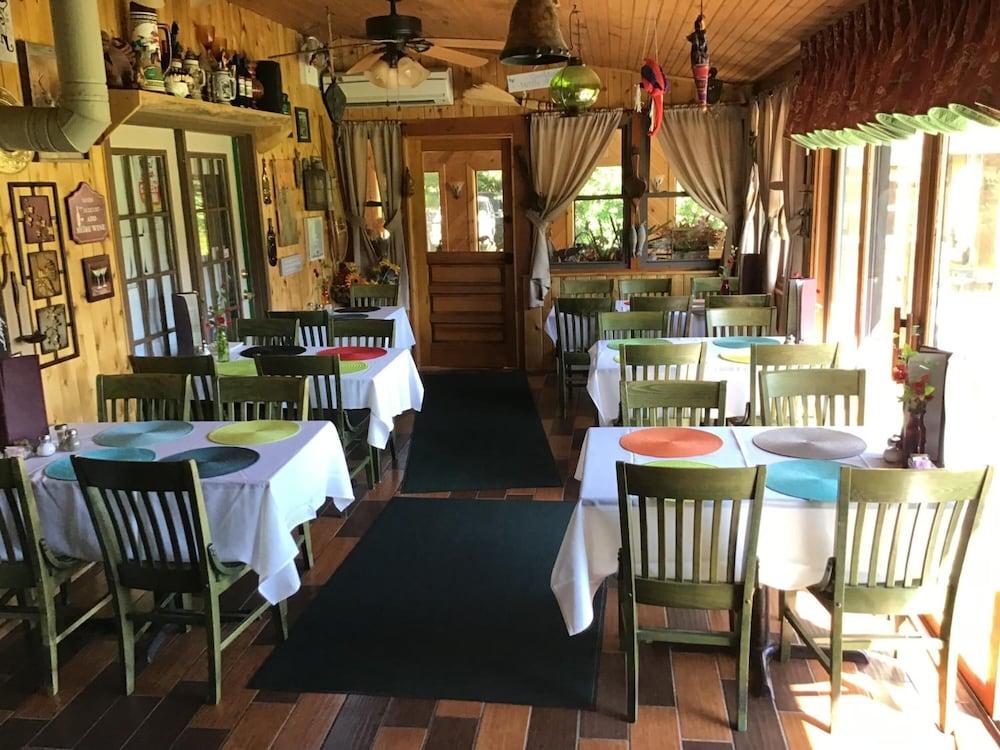The Halfway House Motel photo 19