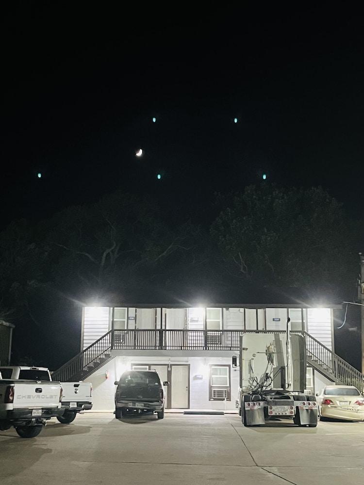 Town House Motel photo 42