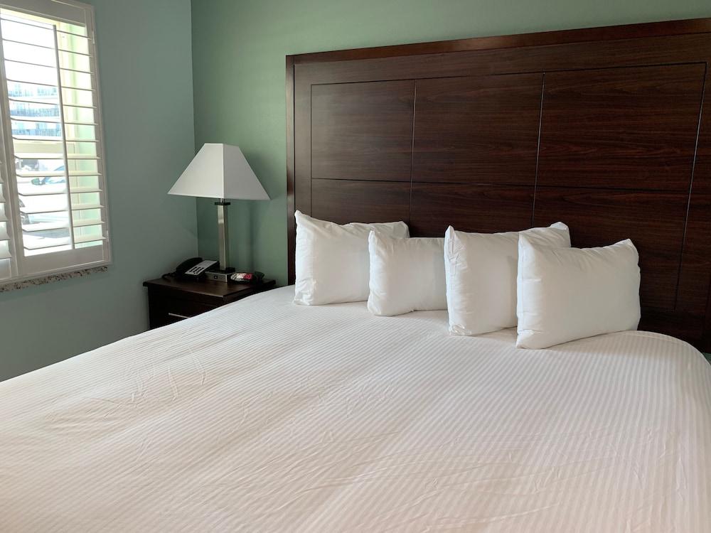 Atlantic Shores Motel photo 14