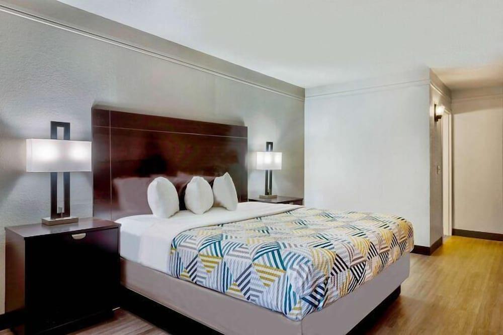 Home Place Suites photo 7