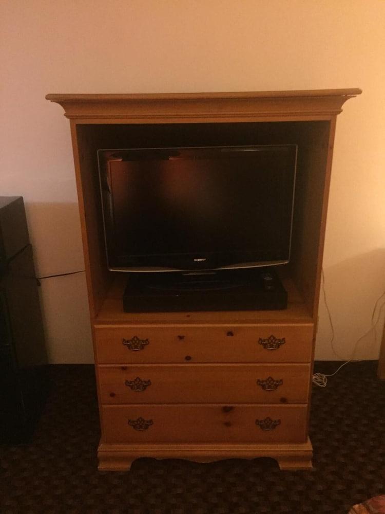Luxury Inn & Suites photo 7