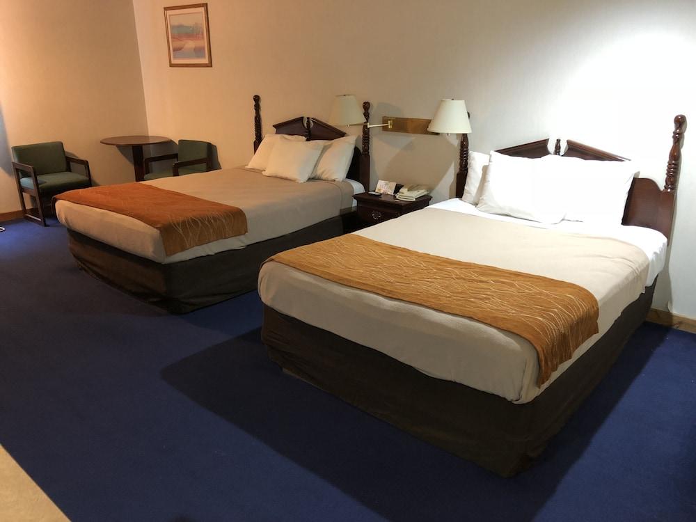 Denison Inn & Suites photo 20