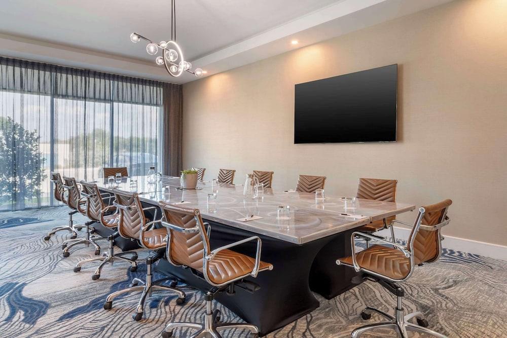 Cambria Hotel Waco Univ Riverfront photo 47