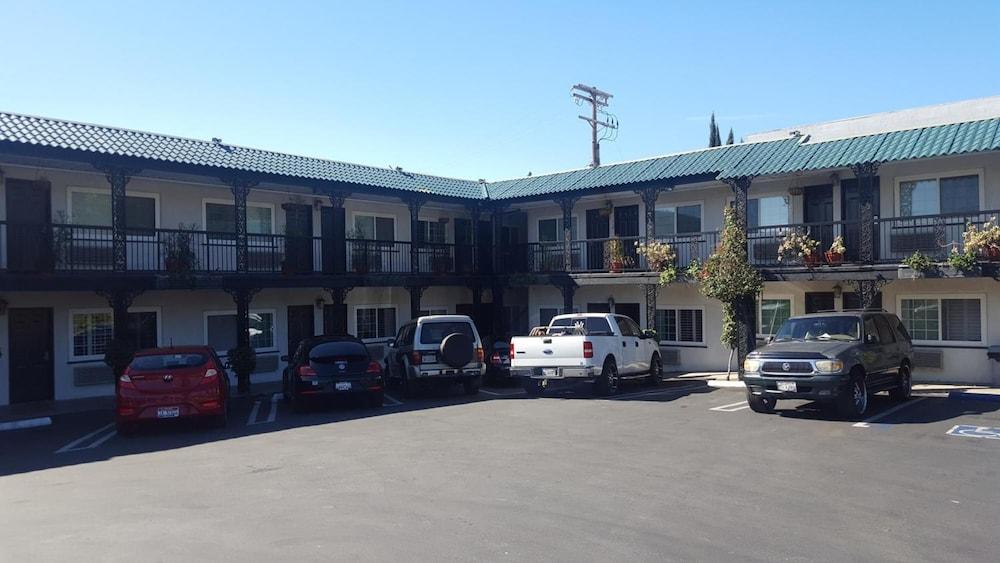Welcome Inn on Colorado Blvd photo 21