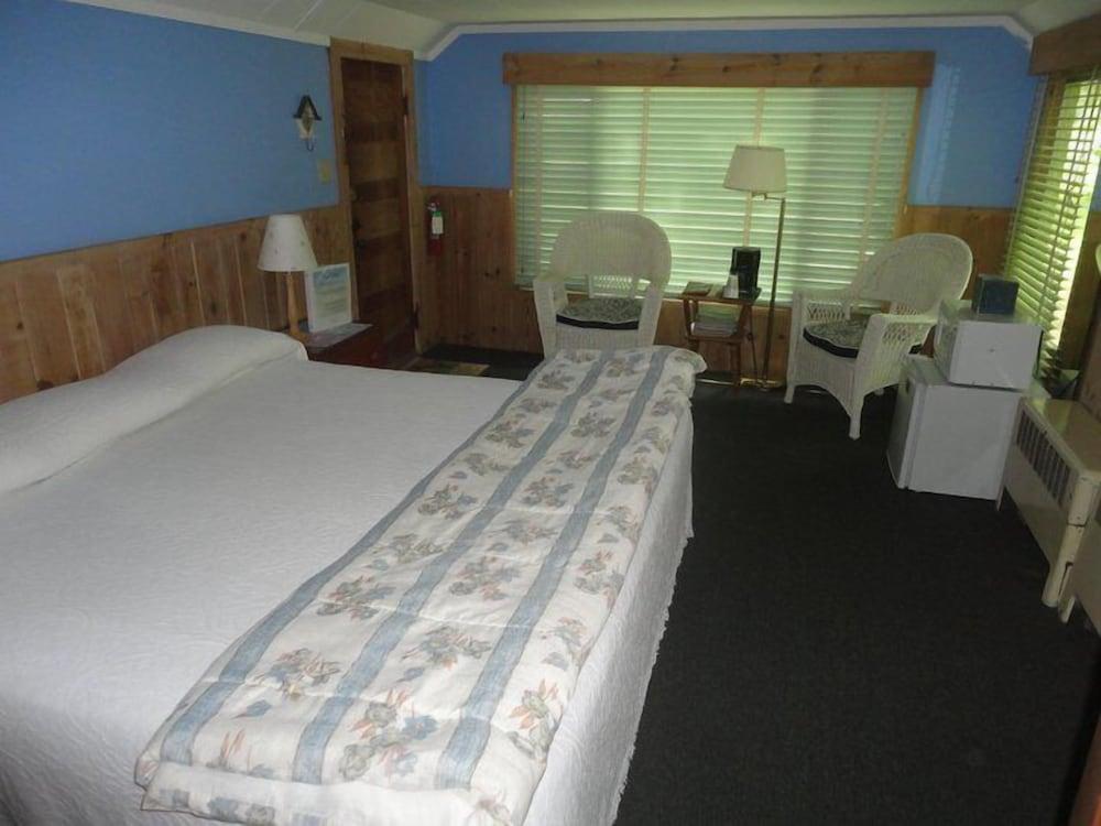 The Cabins at Autumn Mountain Winery photo 19