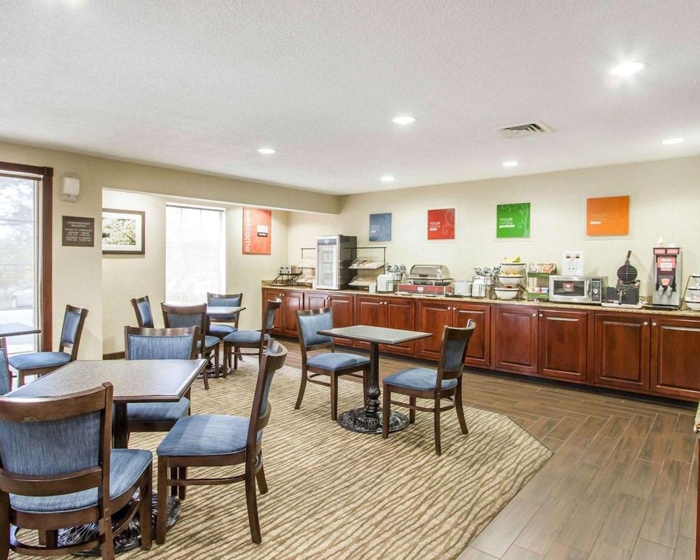 Comfort Inn Poplar Bluff North photo 33