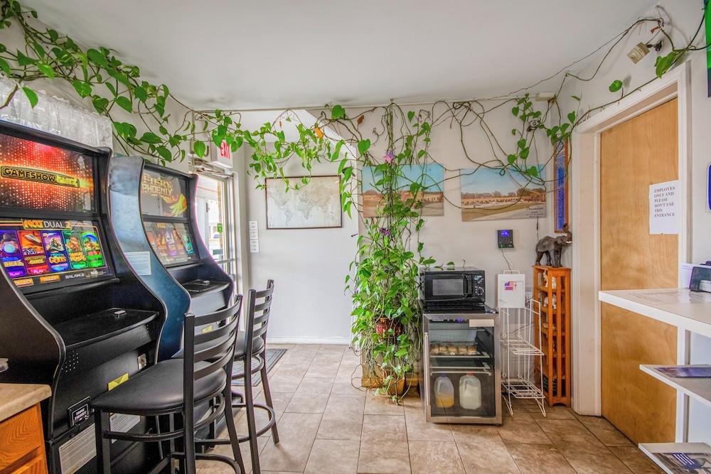 OYO Travelier Motel photo 40
