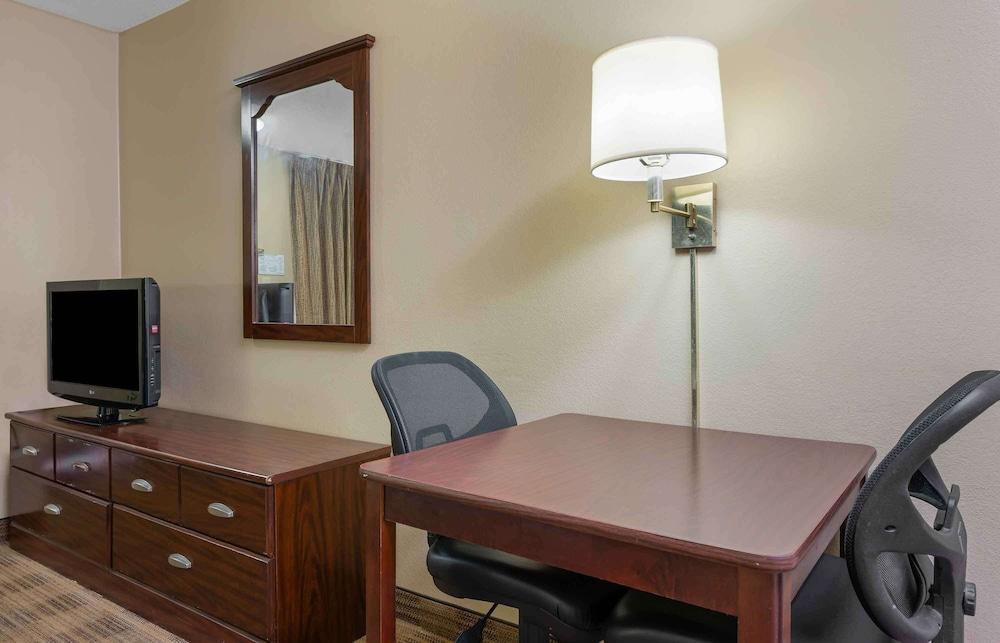 Extended Stay America Suites Sacramento Northgate photo 9