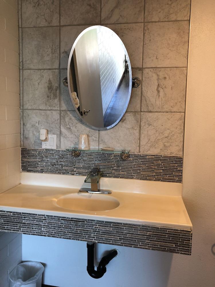 CCBC Resort Hotel - A Gay Men's Resort photo 34
