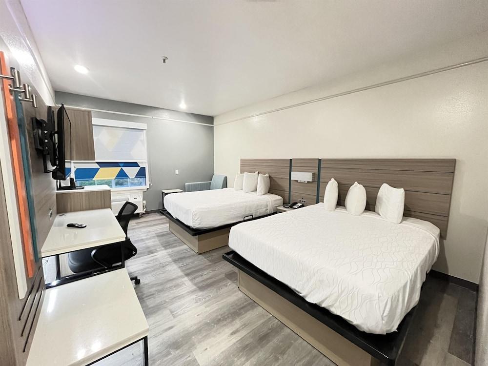 Sonesta Essential Hotel Houston-I-45 Spring photo 19