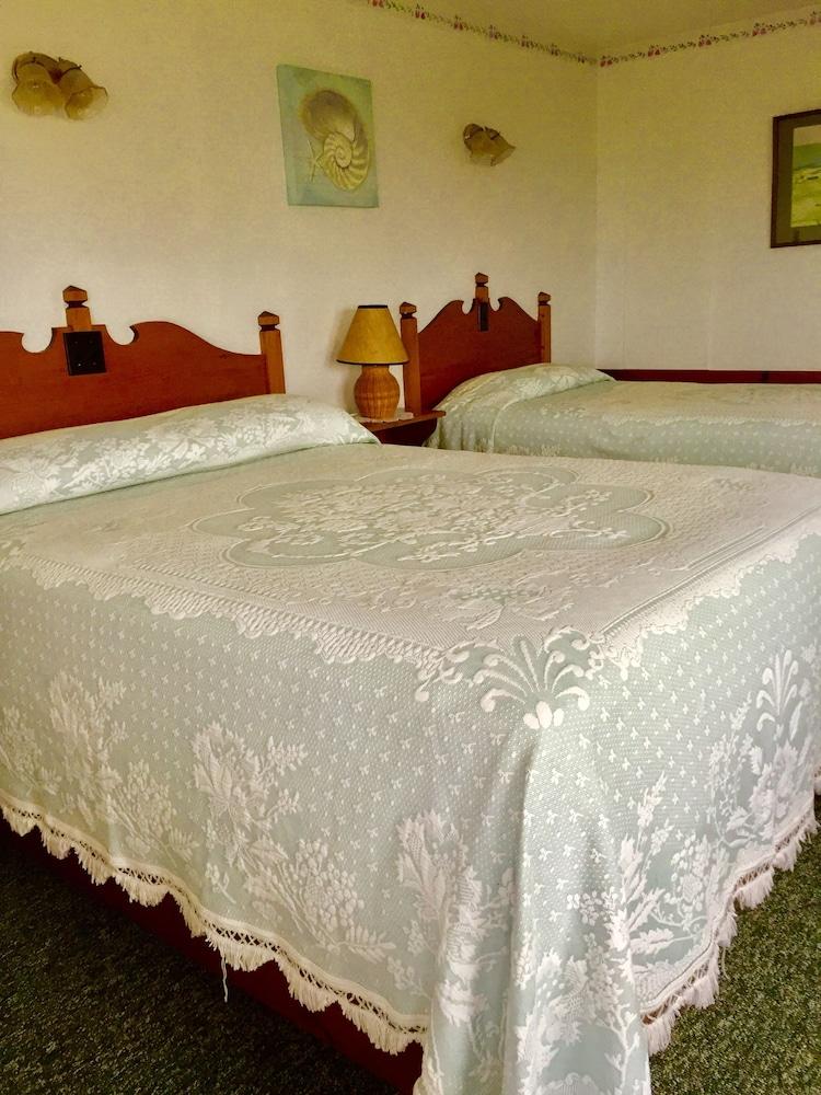 Moody's Motel & Cottages photo 61