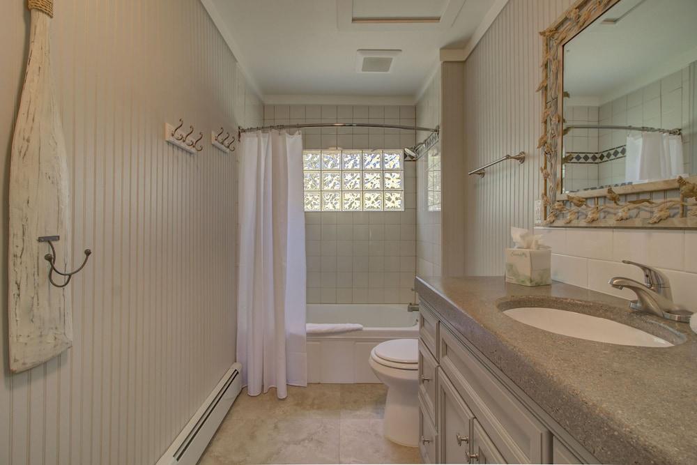 The Lodges of Oak Creek photo 32