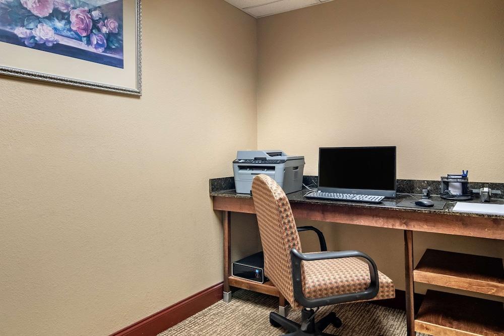 Comfort Inn & Suites Suwanee - Sugarloaf photo 30