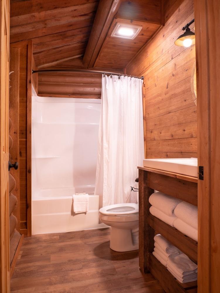 Elkhorn Cabins And Inn photo 36