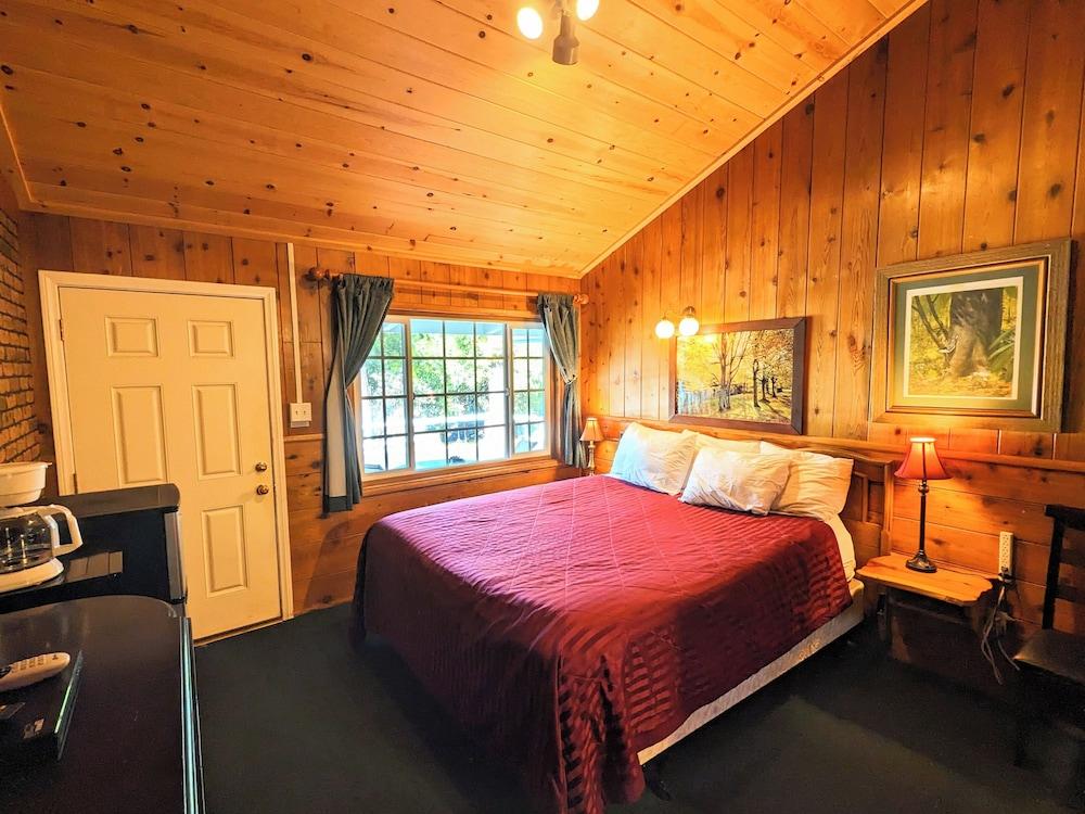 Bluebird Cottage Inn photo 22