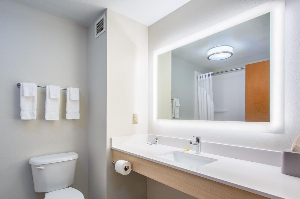 Holiday Inn Express Hotel & Suites Lewisburg by IHG photo 19