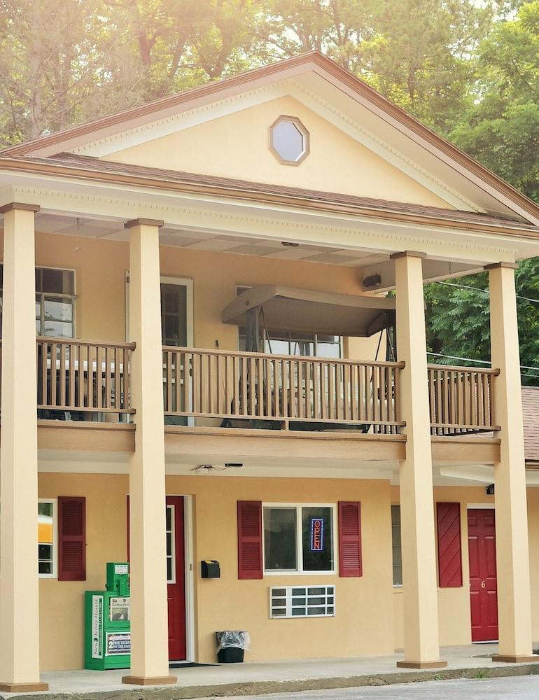 Holiday Motel photo 8