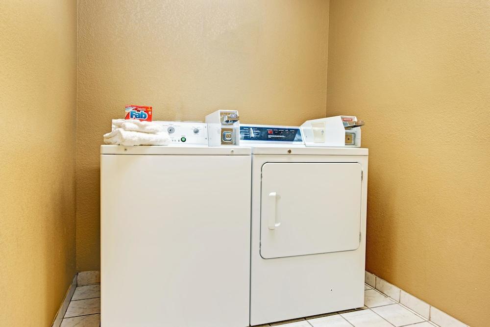 SureStay Plus by Best Western San Antonio Airport photo 13
