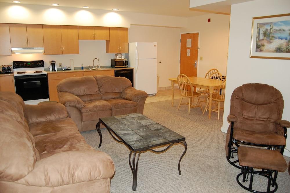 Microtel Inn & Suites by Wyndham Plattsburgh photo 7