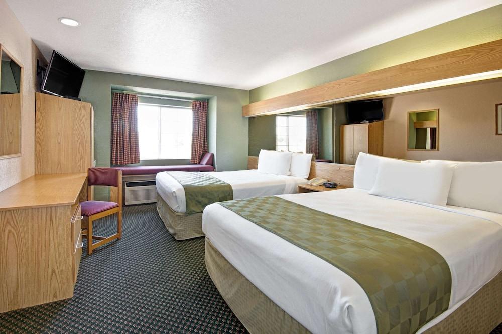Microtel Inn & Suites by Wyndham Albuquerque West photo 15