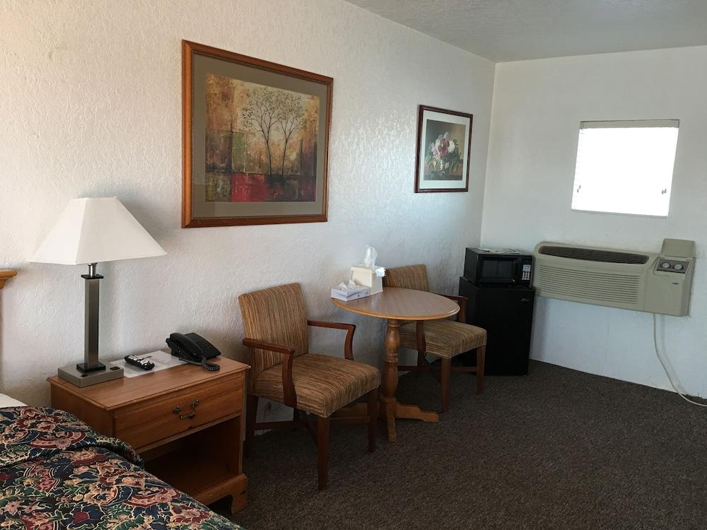 Circle S Lodge photo 3