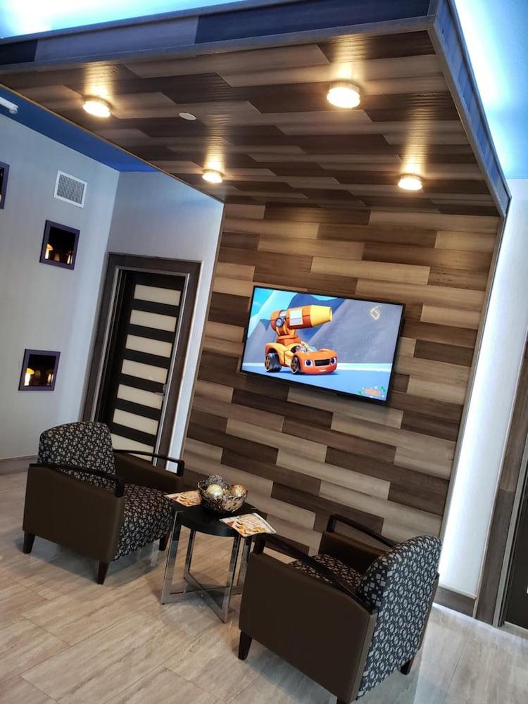Hotel Blue - Woodlands photo 48