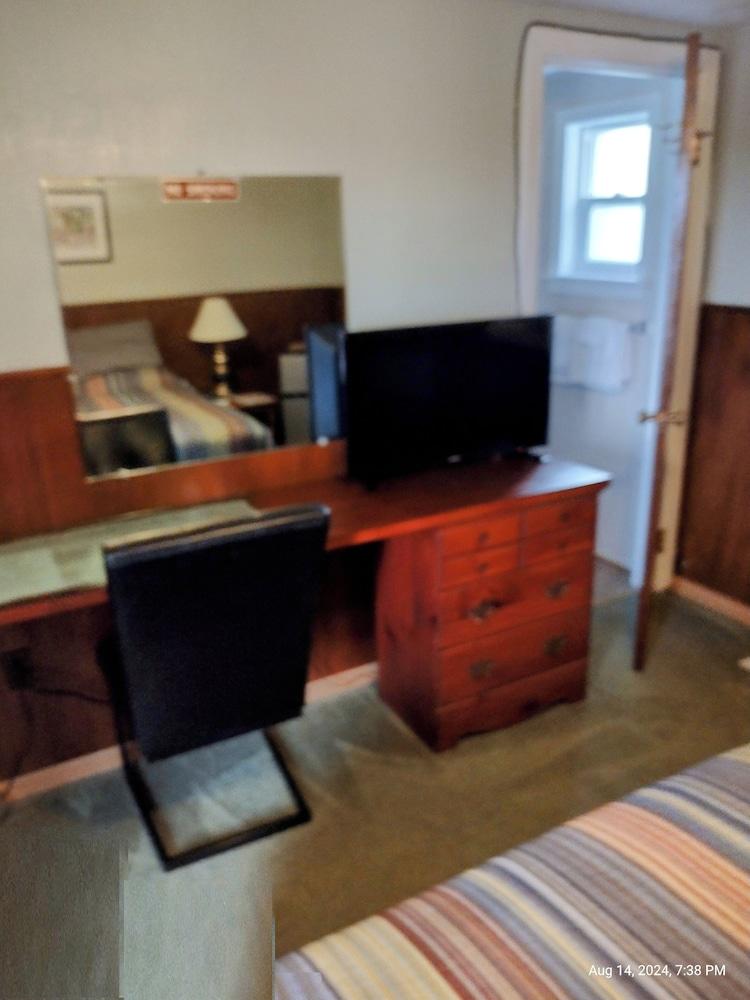 Jeannies Dream Motel photo 3