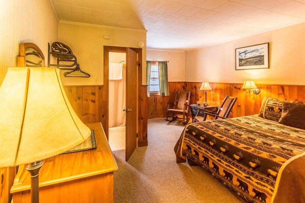 ADK Trail Inn photo 20
