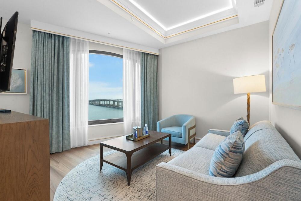 Harbor Suites at Harborwalk Village photo 13