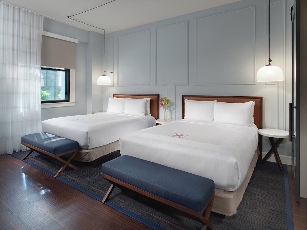 Axiom Hotel photo 11