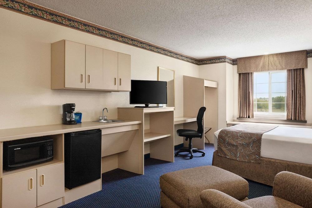 Travelodge by Wyndham Fort Scott photo 14