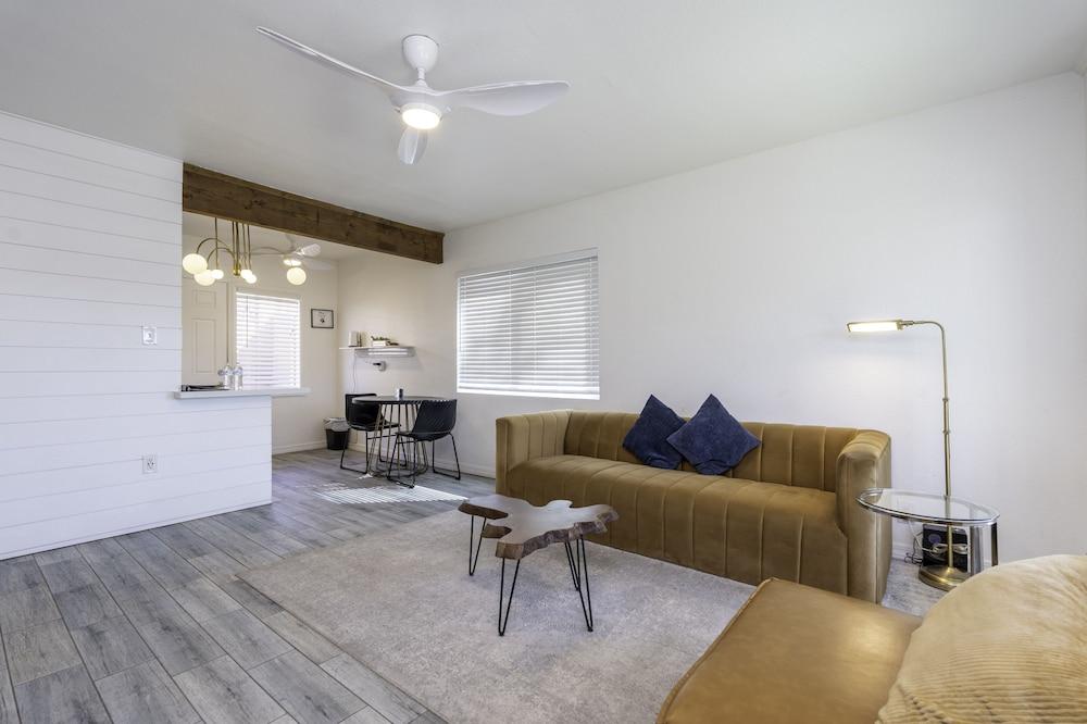 Ash & Ko Boutique Lodging photo 33