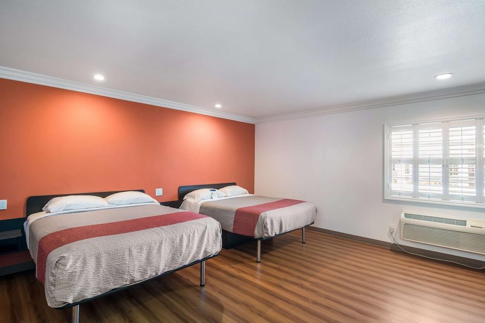 Motel 6 Lomita, CA photo 17