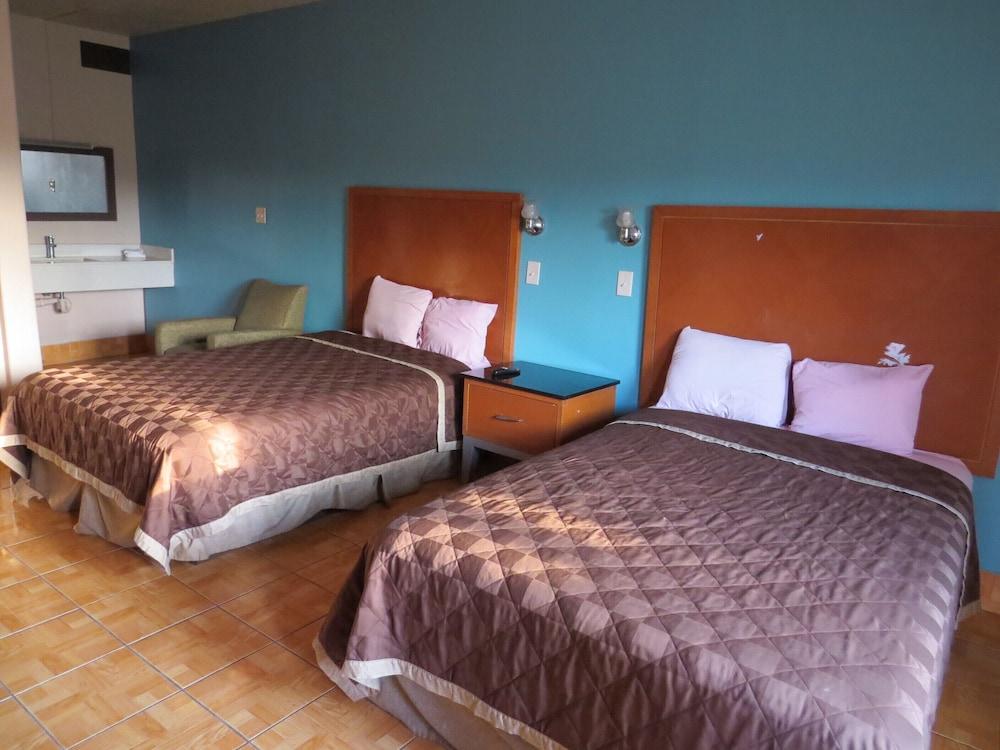Executive Inn and Suites photo 28