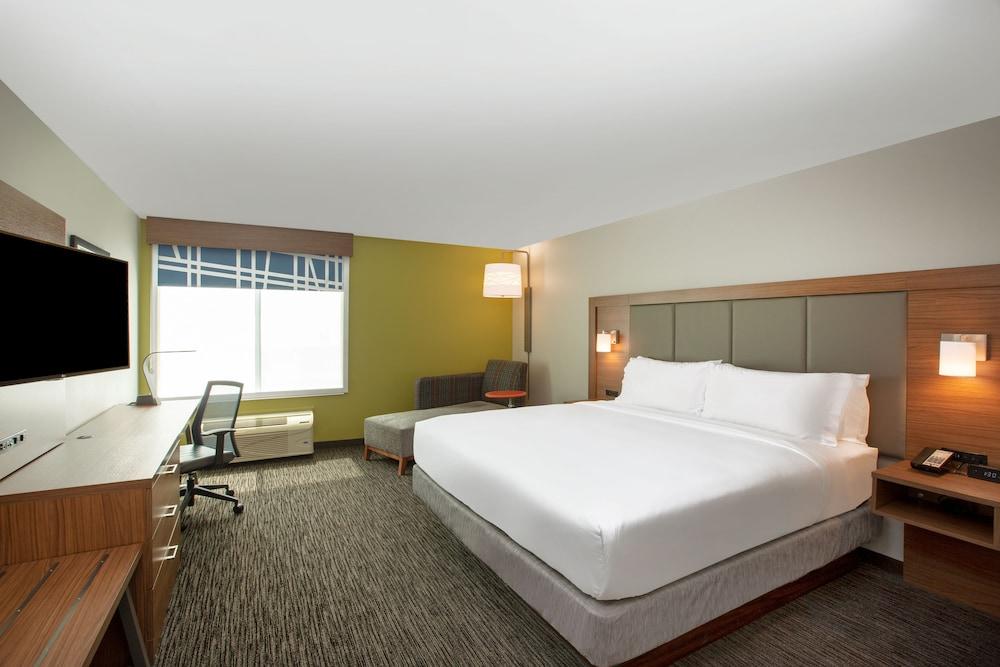 Holiday Inn Express & Suites Norfolk by IHG photo 40