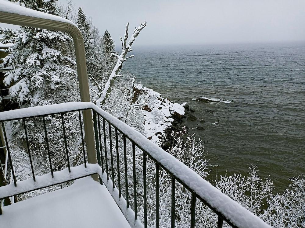 The Cliff Dweller on Lake Superior photo 16