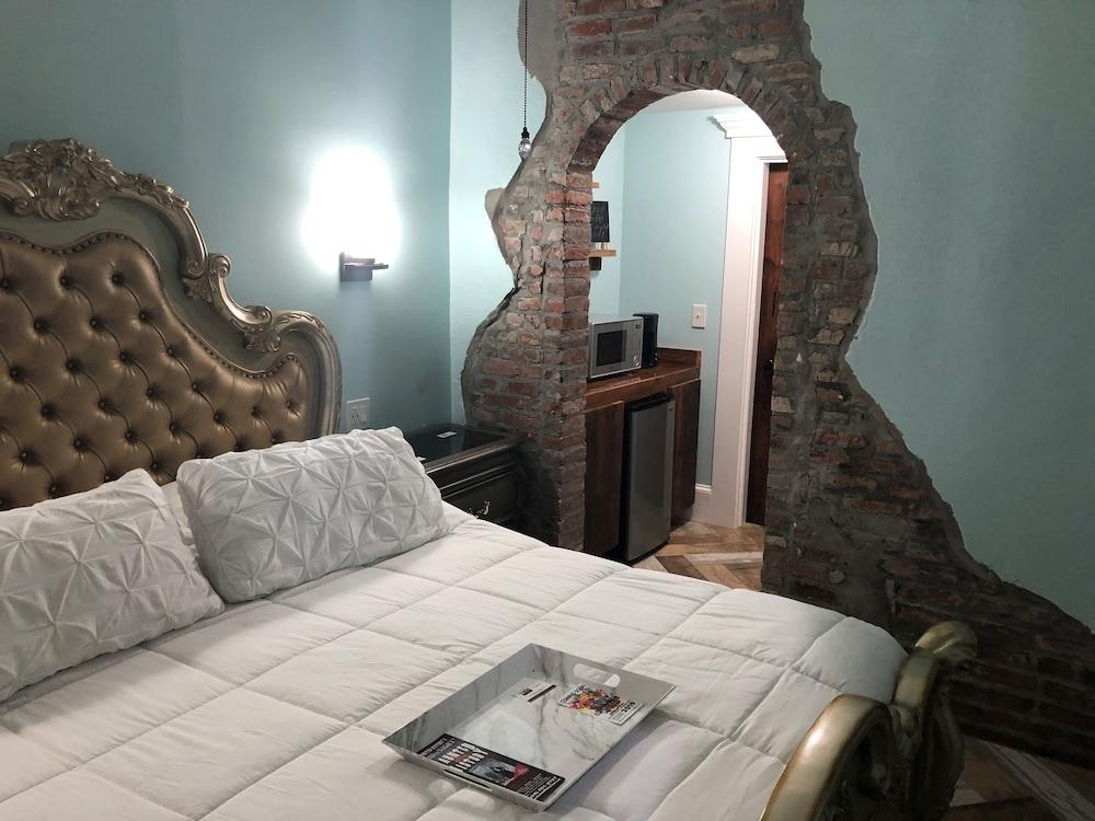 Haunted Hotel New Orleans photo 3