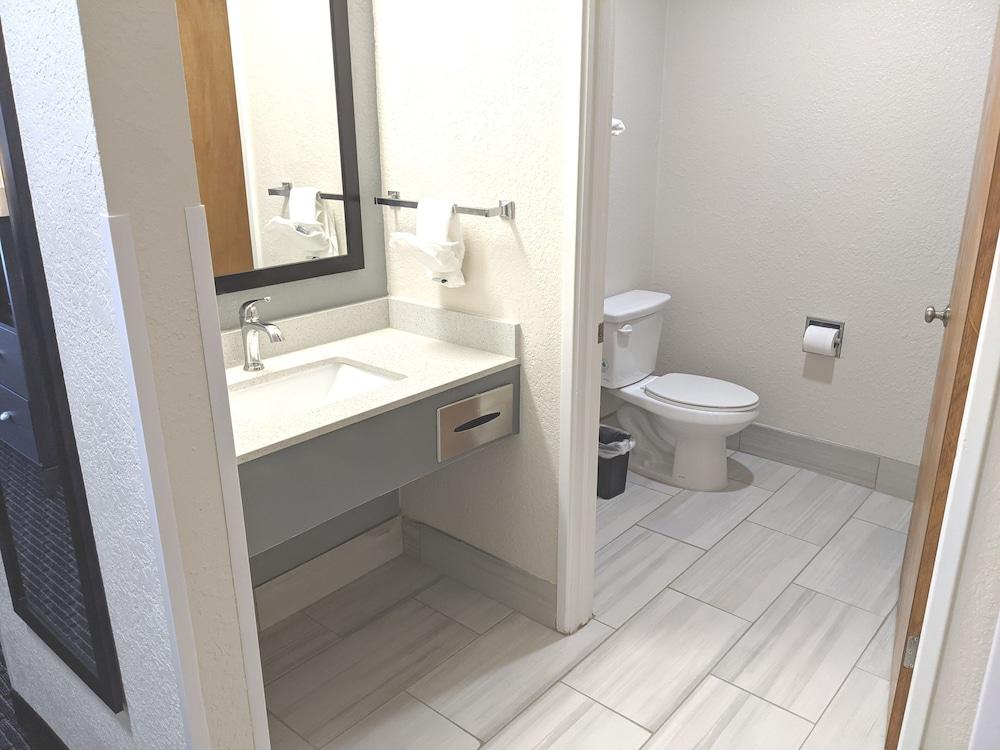 Quality Inn & Suites South San Jose / Morgan Hill photo 11