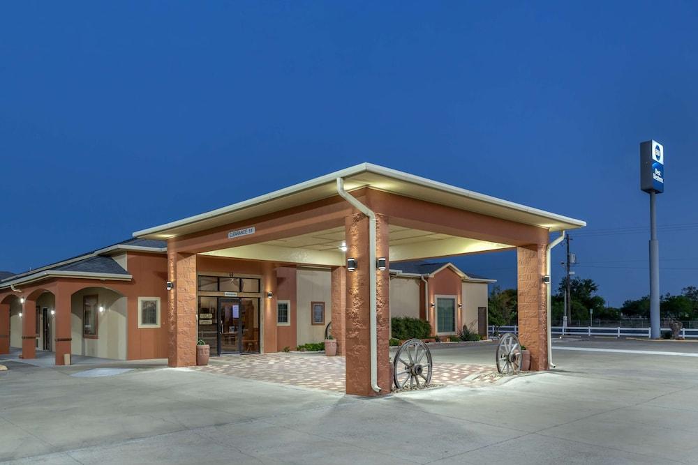 Best Western Windwood Inn & Suites — hotel in Freer