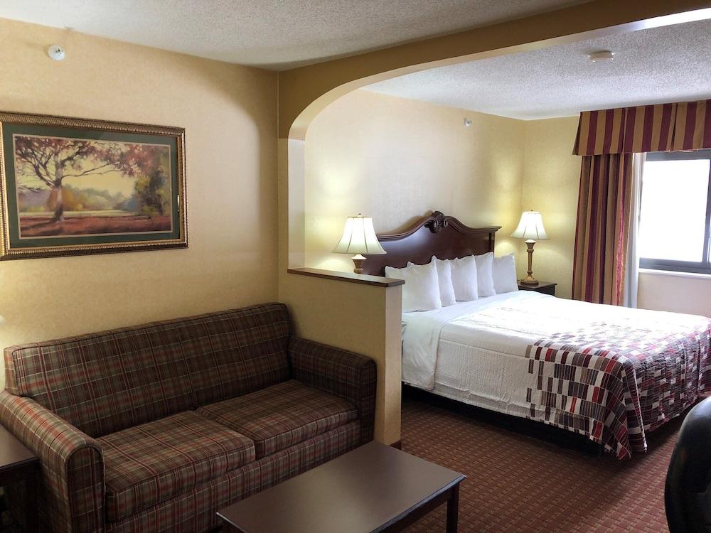 Red Roof Inn & Suites Chestertown photo 7