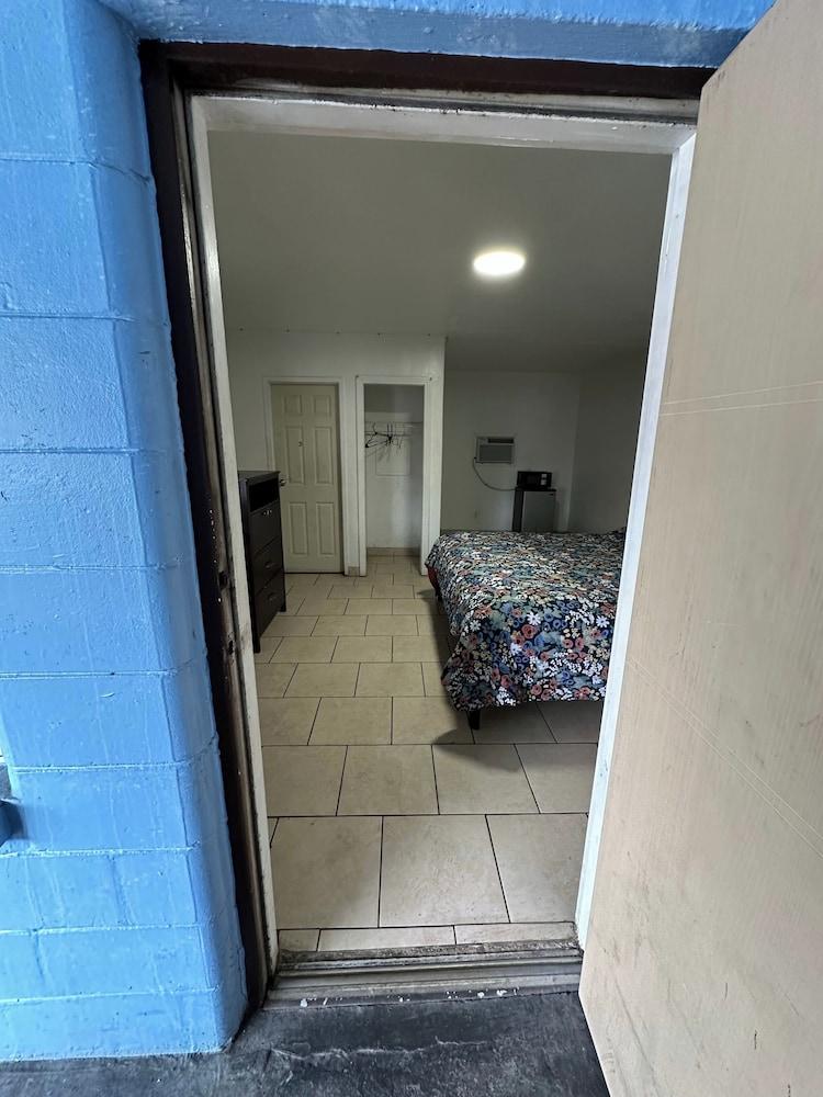 Antigua Motel by OYO Tampa US - 41 photo 8