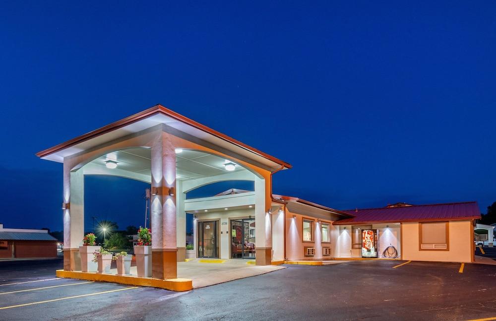 Red Roof Inn Buffalo, TX photo 26