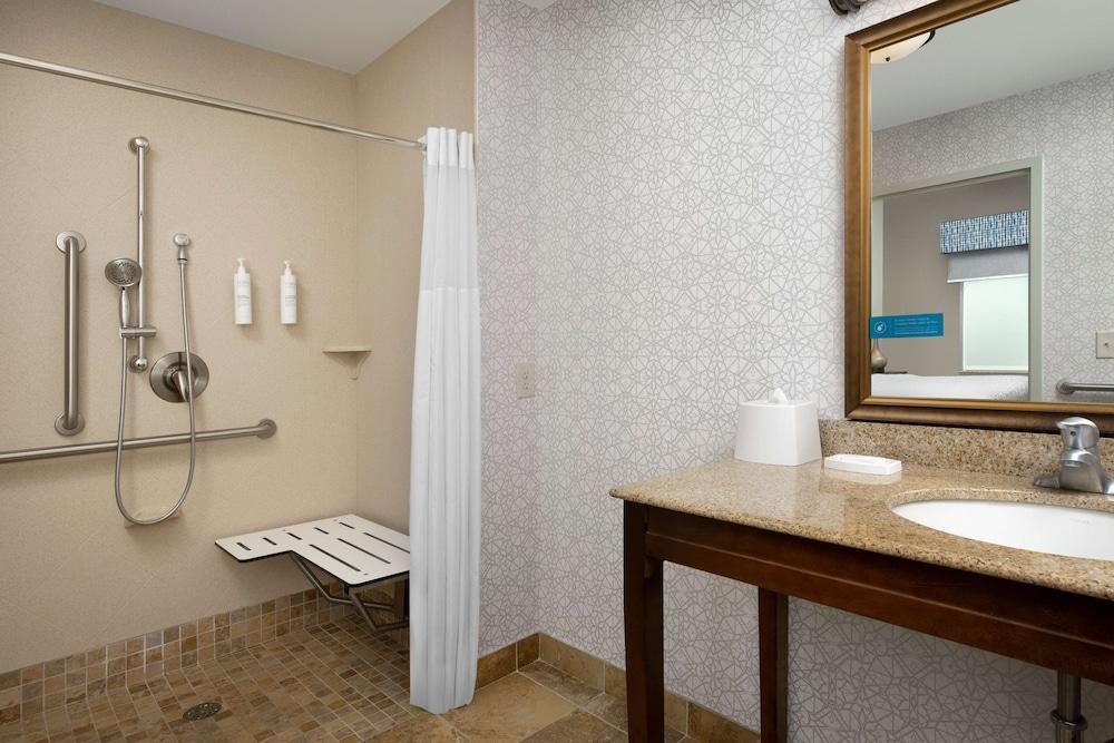 Hampton Inn & Suites Holly Springs photo 35