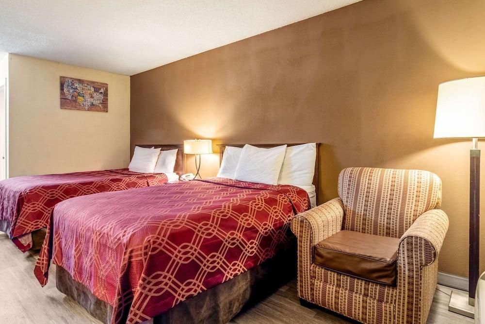 Econo Lodge Acworth East photo 24